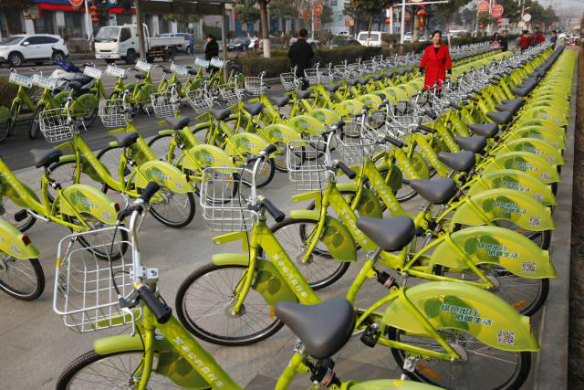 河南宝丰推出公共自行车服务 方便居民绿色出行