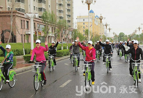 2012年5月27号，黑河市公共自行车项目正式启动，市民参与现场体验活动