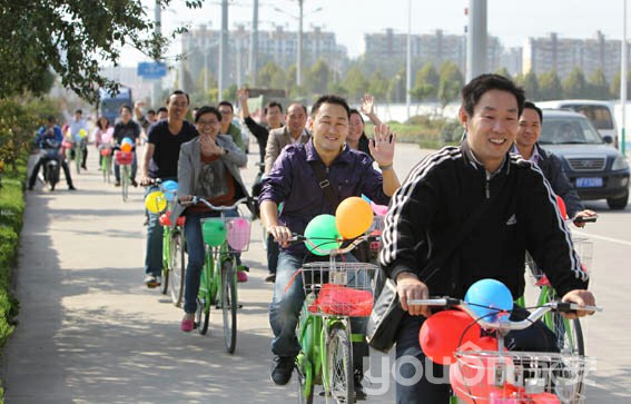 安徽省淮北市：公共自行车环保便捷  城市流动的风景