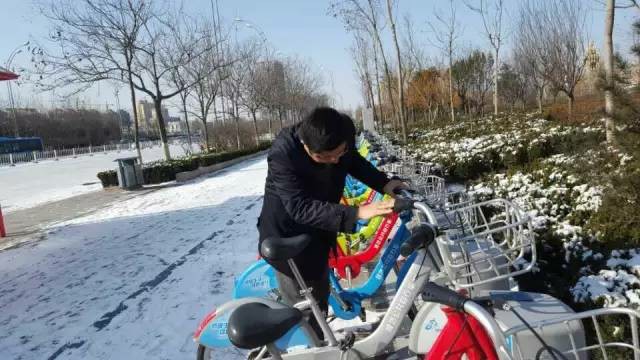 关怀?携手?共进——永安股份公司董事长不畏严寒视察潍坊公共自行车项目
