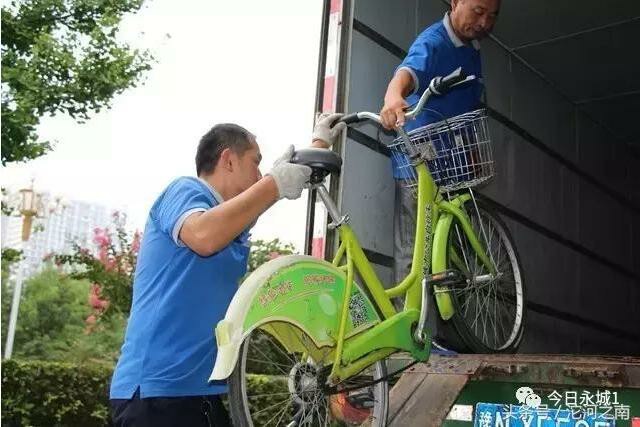 高温烧烤模式下，永城公共自行车管理中心的他们为自己“带盐”！
