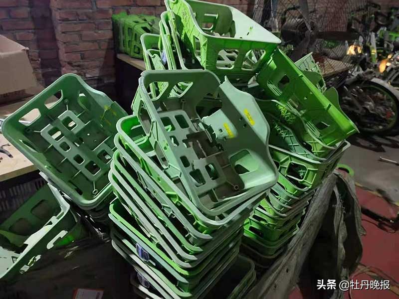 一万余辆助力车入冬“保养”，确保市民安全骑行3