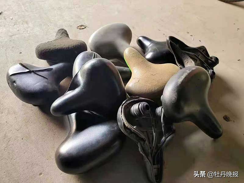 一万余辆助力车入冬“保养”，确保市民安全骑行4