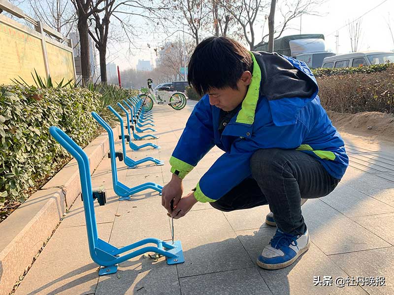 一万余辆助力车入冬“保养”，确保市民安全骑行5