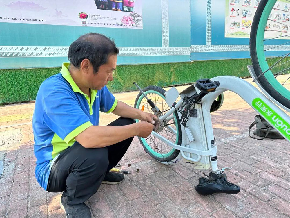 每天检修200余辆故障车确保市民骑行安全