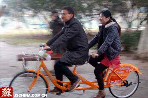 江苏吴江投入千辆公共自行车  3个月办借车卡市民超万人